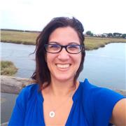 Profesora y nativa titulada da clases de español desde nivel bá go experiencia con varias nacionalidades y con la plataforma Zoom.
Empleo material propio,audiovisuales